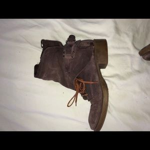 Super rare Steve Madden combat lace up layer boots